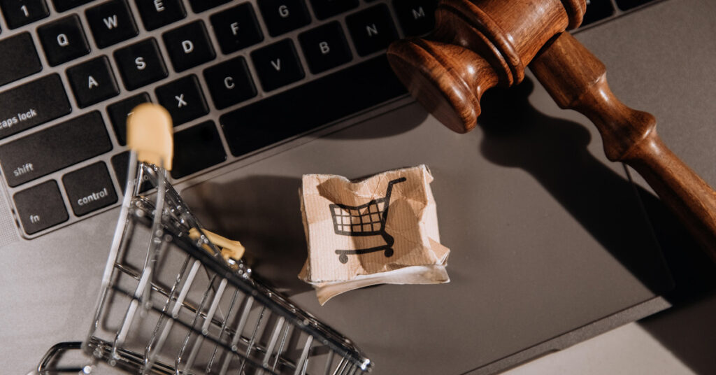 How to Hire the Right E-commerce Lawyer for Your Online Business